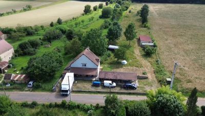 Vrijstaande woning in de Bourgogne, aan de rand van de Morvan, op 6850 m2 grond