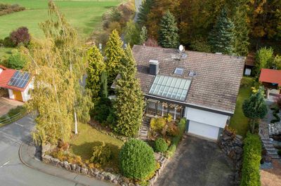 Stijlvol wonen met een gezond binnenklimaat! Exclusieve vrijstaande woning aan de bosrand op 4 km van Korbach