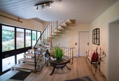 Stijlvol wonen met een gezond binnenklimaat! Exclusieve vrijstaande woning aan de bosrand op 4 km van Korbach