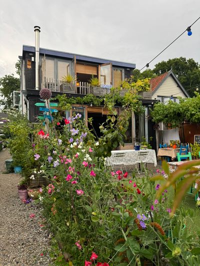 KANS VOOR ONDERNEMEND STEL – GUESTHOUSE IN DE AAP, BERGEN (NH)