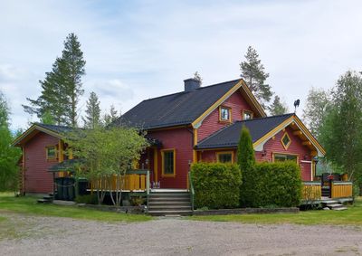 Schitterend huis inclusief een hytte, midden in de natuur, op 39.000 m2 grond.