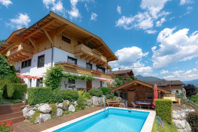 Appartementenhuis met panoramisch uitzicht op de Kitzsteinhorn in Oostenrijk