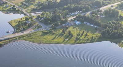 Waterfront Inn & Cottages | naast National Park | turnkey en goedlopend