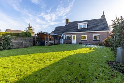 Vrijstaande woning met uitzonderlijk veel ruimte