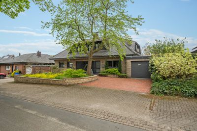 Exclusieve villa met wellnessruimte, zwembad en circa 350 m² woonoppervlakte nabij de Nederlandse grens