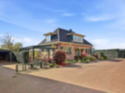 Uw toekomstige landgoed of plek meerdere woningen