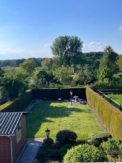 Vrijstaand woonhuis dichtbij de Nederlandse grens
