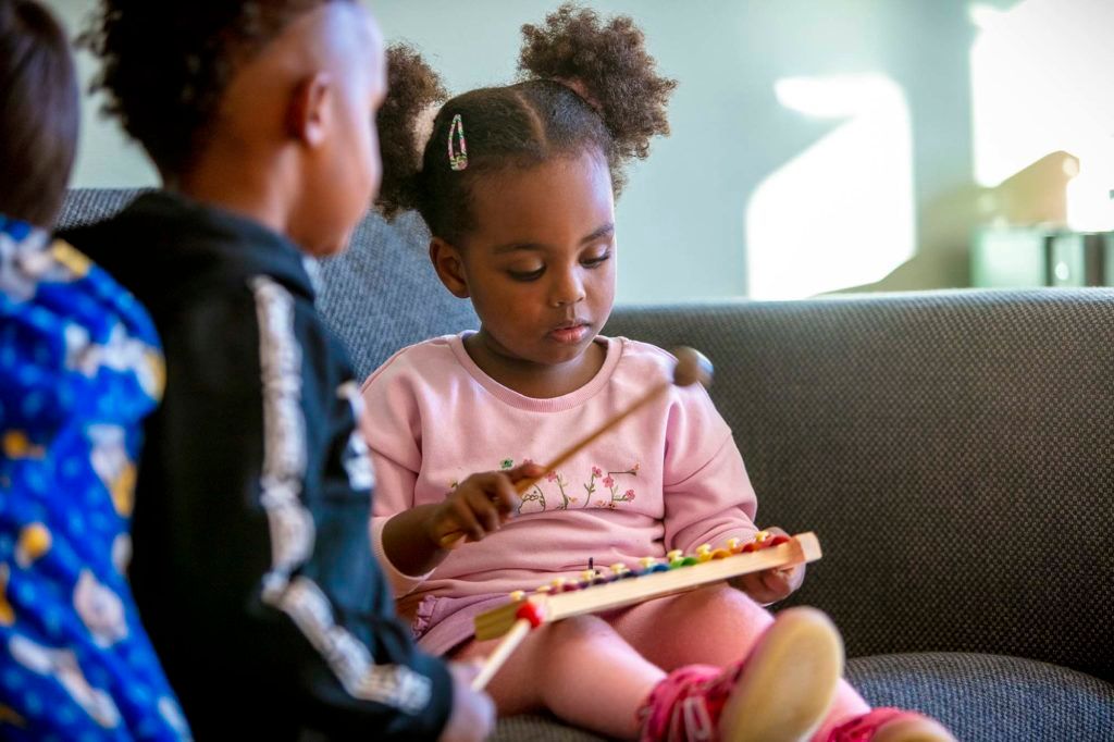 Muziek maken bij Kinderwoud kinderopvang