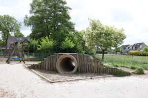 Kinderwoud Kinderopvang Us Kubus in Heerenveen buitenruimte