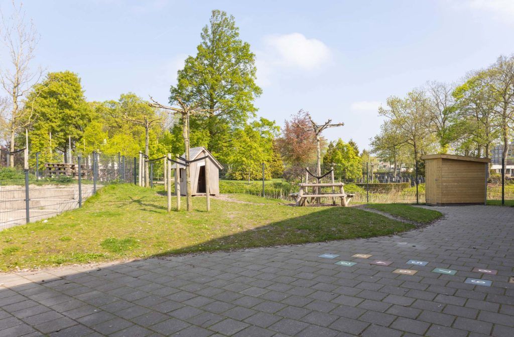Kinderwoud Kinderopvang t Wad in Harlingen buitenruimte