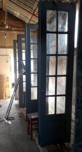 Reconditionare usi din lemn usi din lem,recnditionare usi interior / exterior din lemn,reconditionare usi lemn stratificat ,restaurare, usi