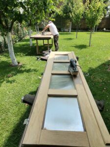 Recondiționare uși lemn masiv, reconditionare usi stejar