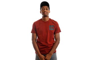 Foto van The North Face NF00CEQ5BDQ1 T-Shirt Mens S/S Fine Brick House Red