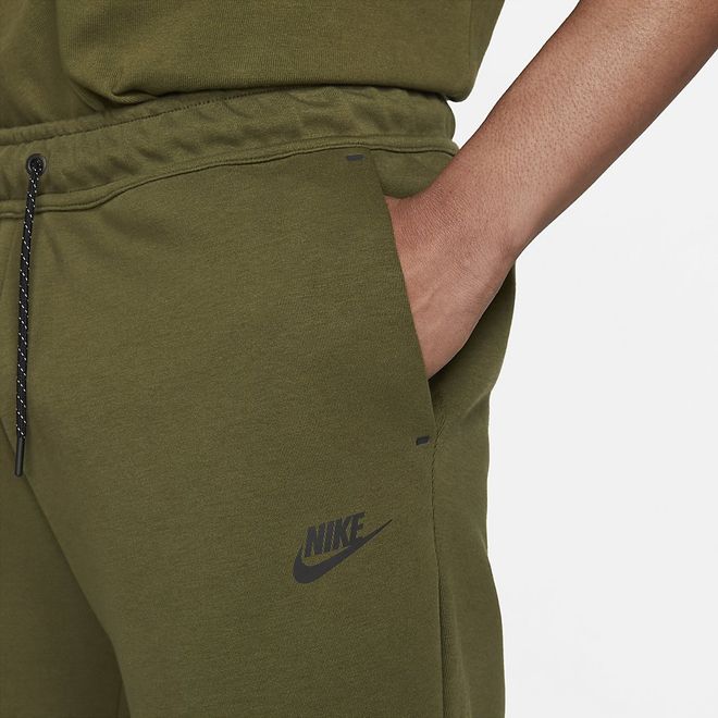 Afbeelding van Nike Sportswear Tech Fleece Shortt Rough Green