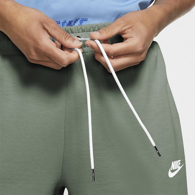 Afbeelding van Nike Sportswear Modern Essentials Short Spiral Sage