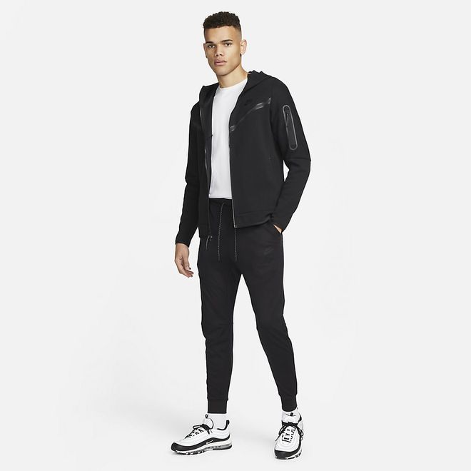 Afbeelding van Nike Sportswear Tech Fleece Lightweight Pant Triple Black