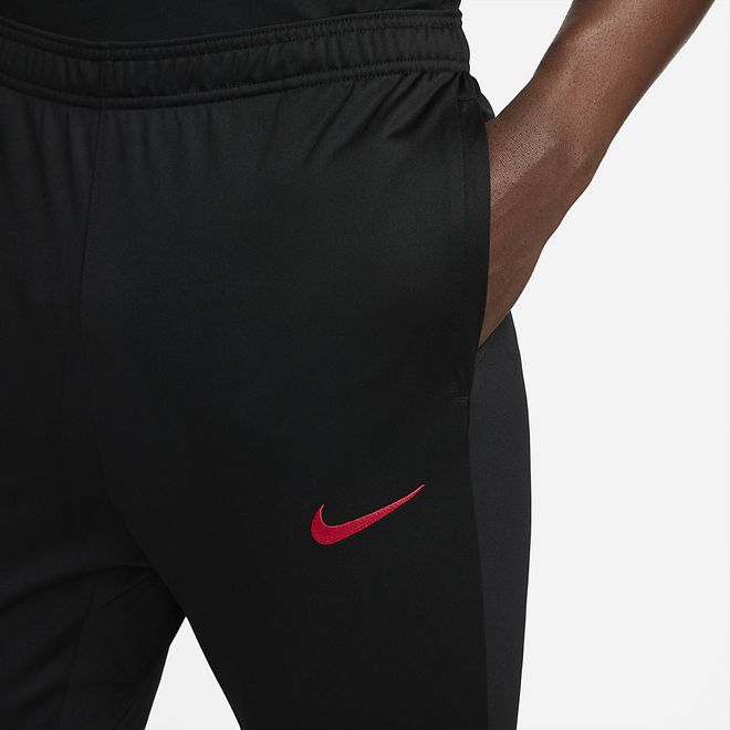 Afbeelding van Liverpool FC Strike Trainingspak Black Sirene Red