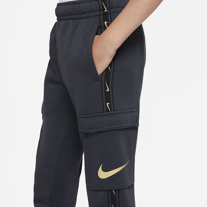 Afbeelding van Nike Sportswear Repeat Cargobroek Kids Dark Smoke Grey