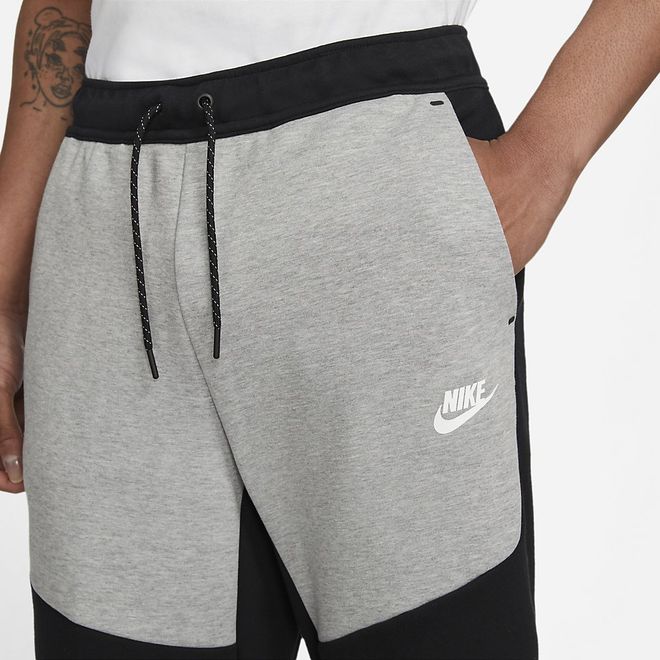 Afbeelding van Nike Tech Fleece Pant Black Dark Grey Heather