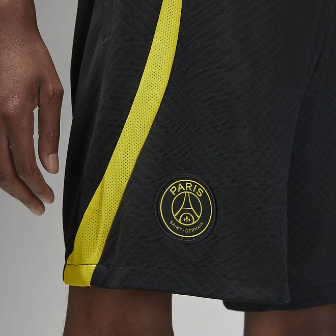 Afbeelding van Paris Saint-Germain Strike Nike Dri-FIT Voetbalshorts Black Tour Yellow