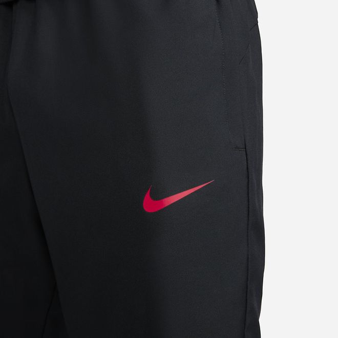 Afbeelding van Liverpool FC Strike Uit Nike Dri-FIT Voetbaltrainingspak Black Sirene Red