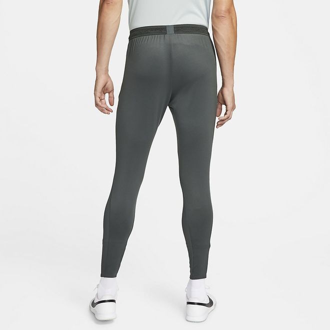 Afbeelding van Liverpool FC Strike Set Wolf Grey