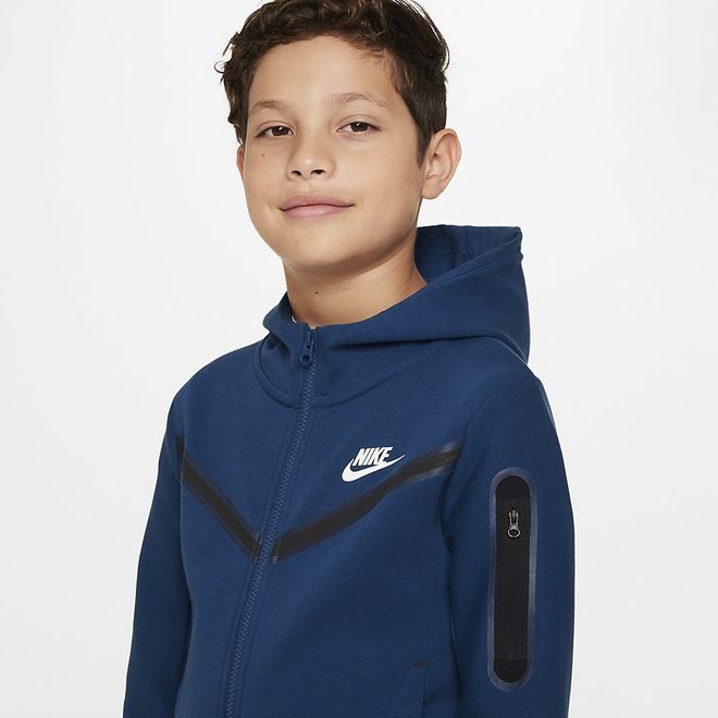 Weekendtas Vliegveld Opstand Nike Sportswear Tech Fleece Hoodie Kids Valerian Blue - Sportschoenshop.nl