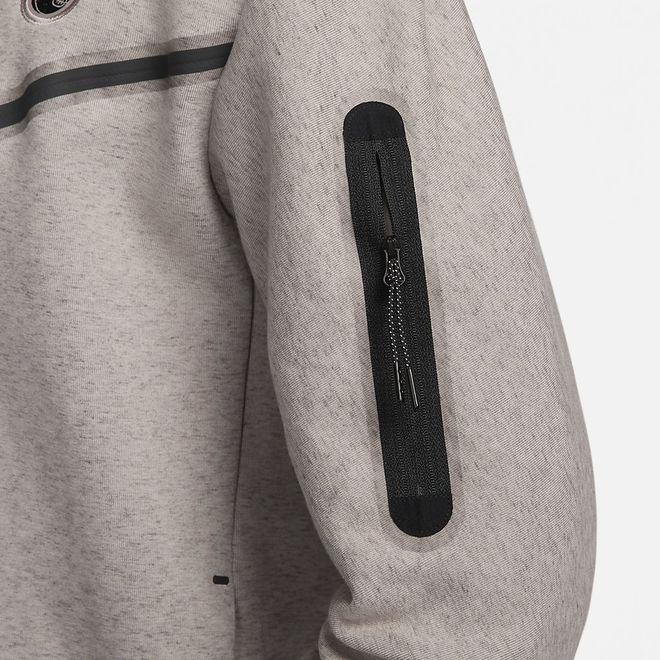 Afbeelding van Tottenham Hotspur Tech Fleece Hoodie Diffused Taupe