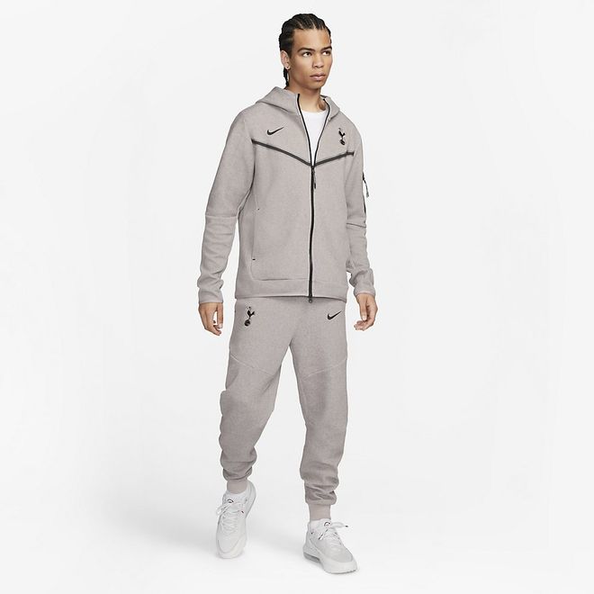 Afbeelding van Tottenham Hotspur Tech Fleece Hoodie Diffused Taupe