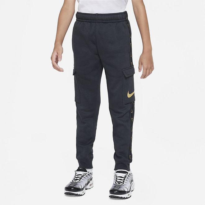 Afbeelding van Nike Sportswear Repeat Cargobroek Kids Dark Smoke Grey