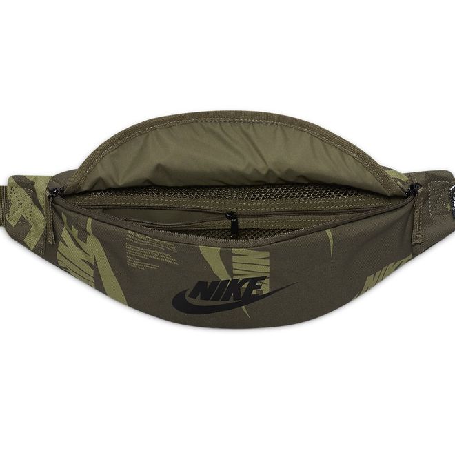 Afbeelding van Nike Sportswear Heritage heuptas Waistpack Medium Olive