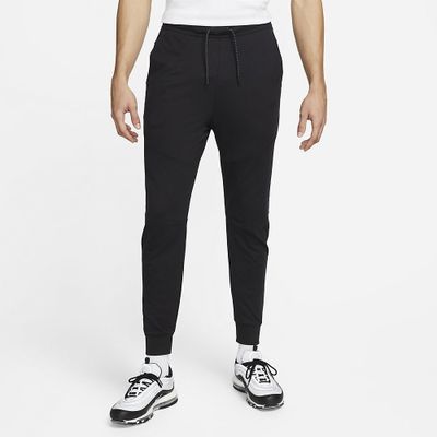 Foto van Nike Sportswear Tech Fleece Lightweight Pant Triple Black