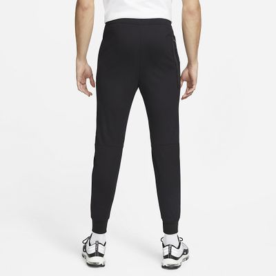 Foto van Nike Sportswear Tech Fleece Lightweight Pant Triple Black