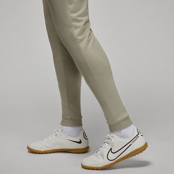 Afbeelding van Paris Saint-German Strike Nike Dri-FIT Knit Voetbaltrainingspak met Capuchon Stone