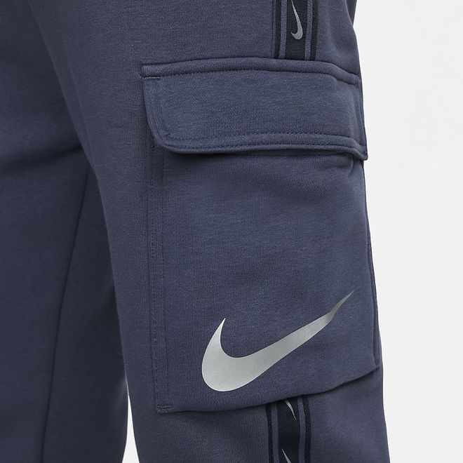 Afbeelding van Nike Sportswear Repeat Fleece Cargobroek Thunder Blue