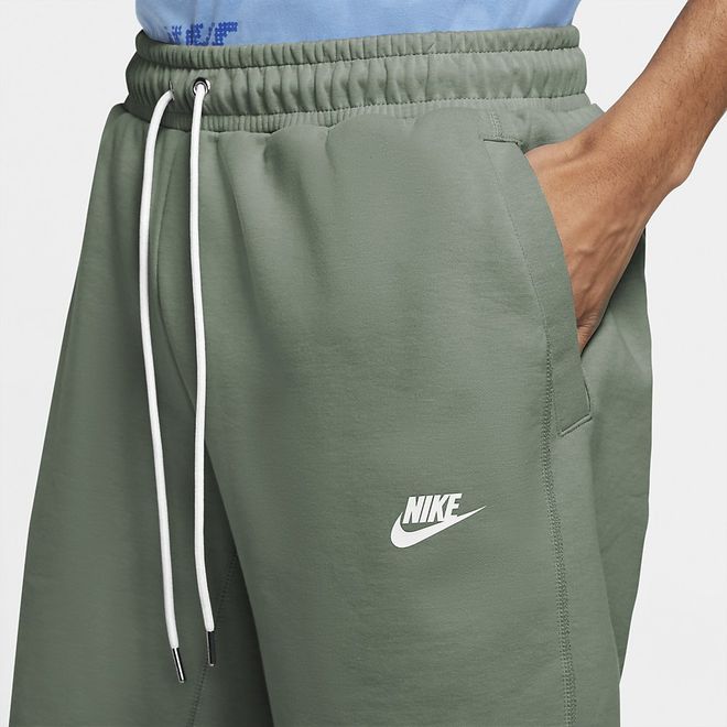 Afbeelding van Nike Sportswear Modern Essentials Short Spiral Sage