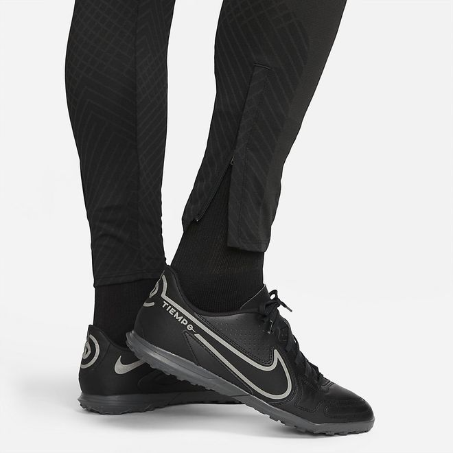 Afbeelding van Liverpool FC Strike Nike Dri-FIT Voetbalbroek Black Sirene Red
