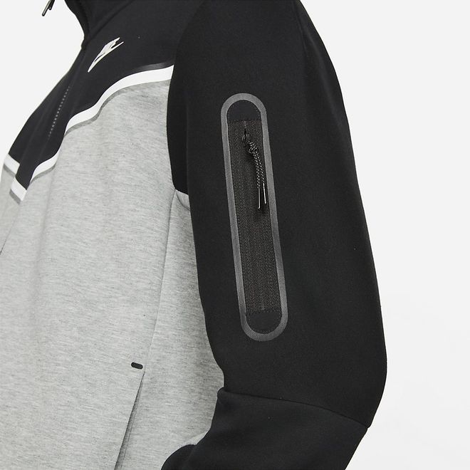Afbeelding van Nike Sportswear Tech Fleece Hoodie Black Dark Grey Heather