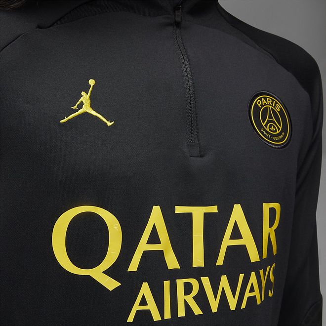 Afbeelding van Paris Saint-Germain Strike Jordan Dri-FIT Voetbaltrainingstop Black Tour Yellow