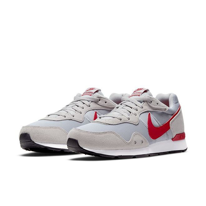 Afbeelding van Nike Venture Runner Grey Fog