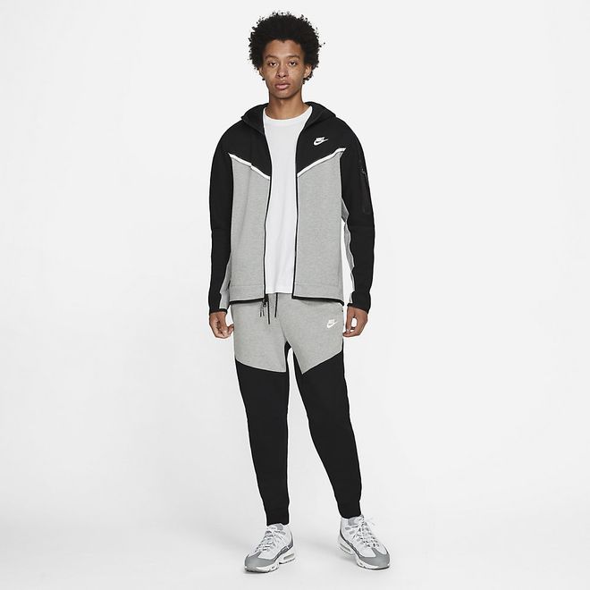 Afbeelding van Nike Tech Fleece Pant Black Dark Grey Heather