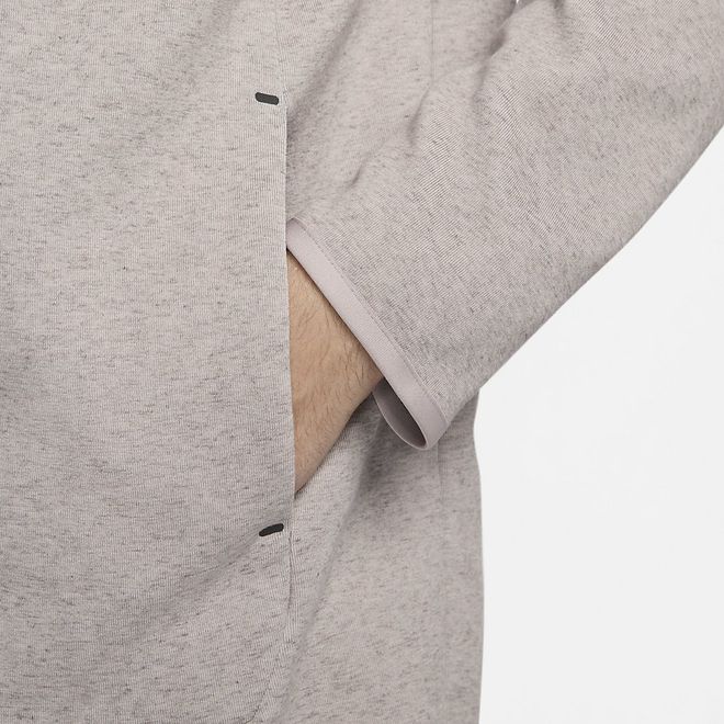 Afbeelding van Tottenham Hotspur Tech Fleece Hoodie Diffused Taupe