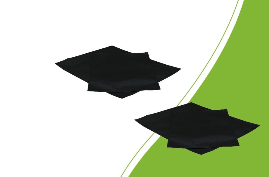 Black aluminium heat-seal bags in 45 × 56 and 56 × 91 cm on a green background