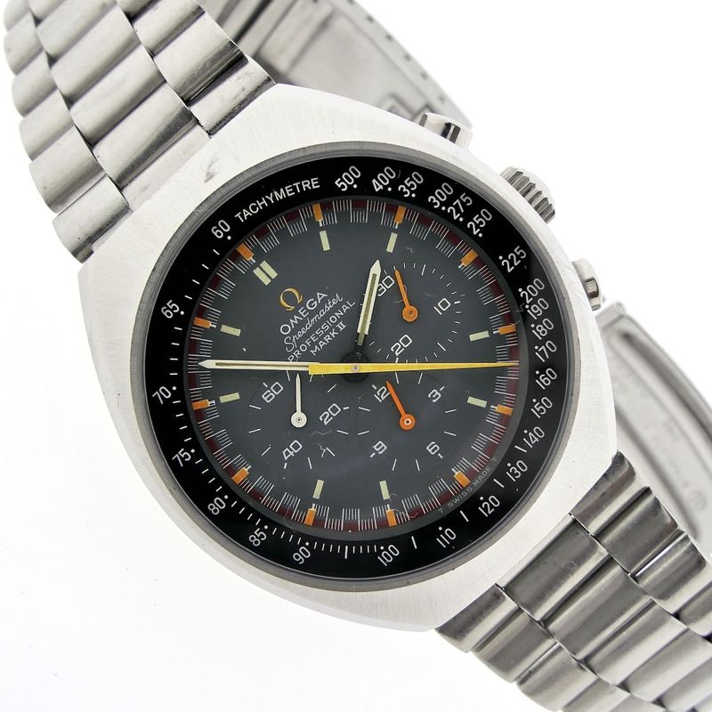 Image 12 of Omega Speedmaster Mark II 'Racing Dial'; Vintage chronograph men's watch