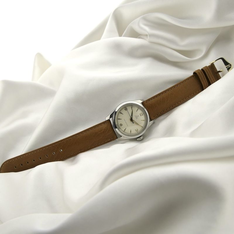 Image 13 of Tudor Oyster 7904; Vintage watch