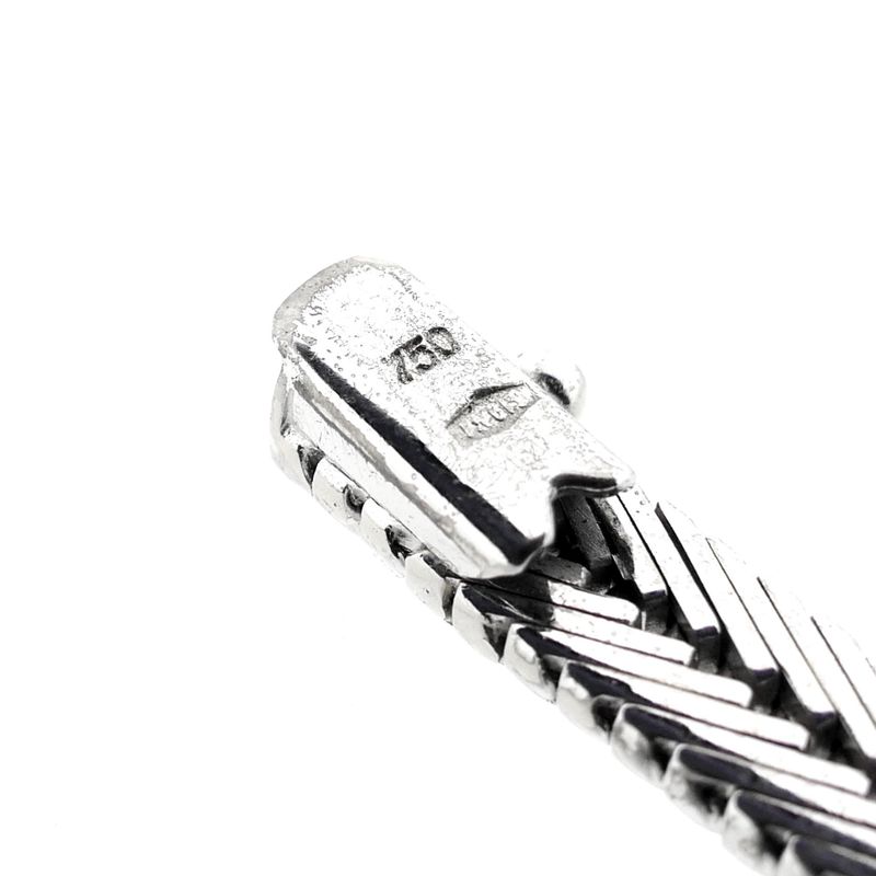 Image 6 of White gold bracelet with emerald and diamonds; 0.045 ct.