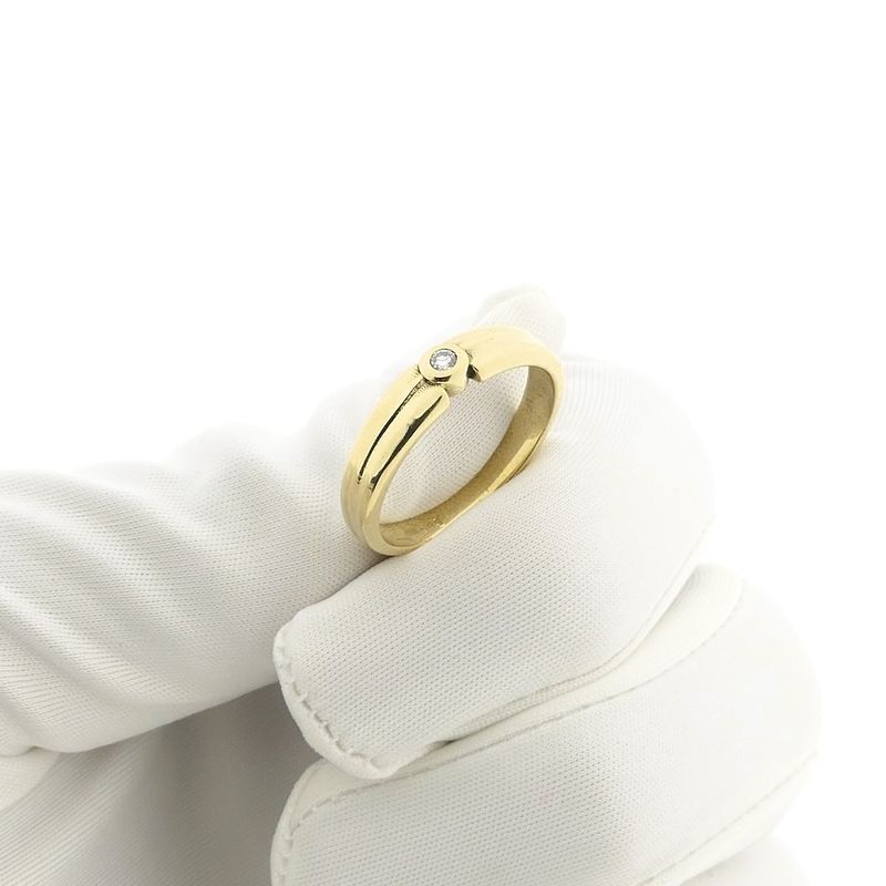 Image 9 of Gold solitaire ring with diamond; 0.04 ct.