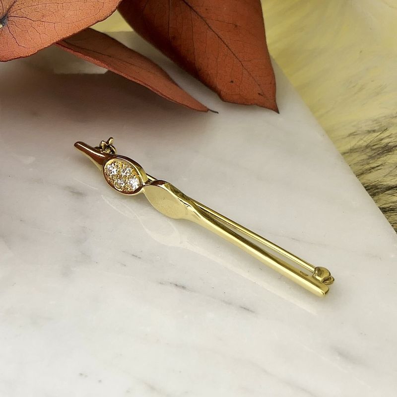 Image 11 of Gold brooch with diamonds; 0.06 ct.