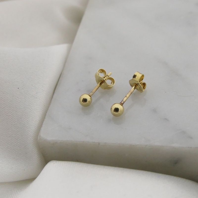 Image 2 of Gold stud earrings | Basic