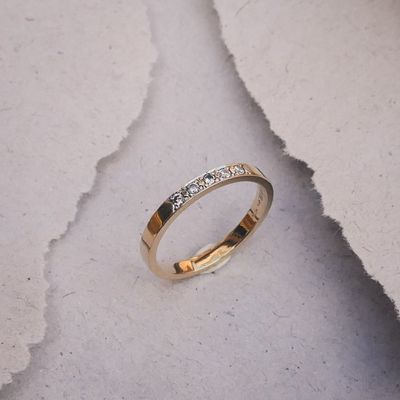 Image 2 of Gold ring with diamond; 0.05 ct. | Jeunesse